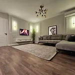 Adore Apartment City Center